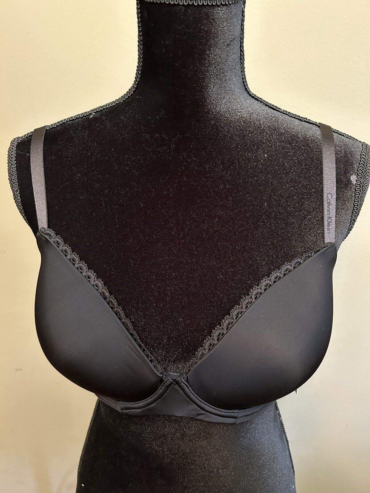 Calvin Klein Underwear Seductive Lift Bra Black Women’s