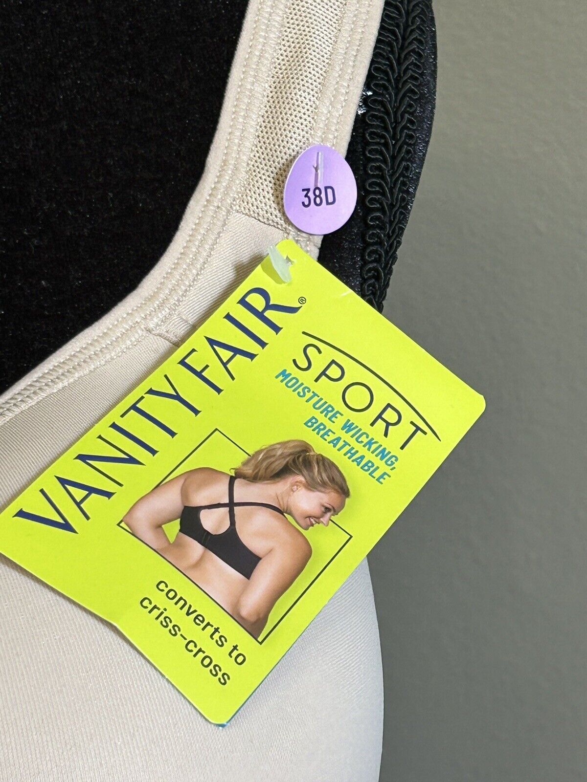 NWT Vanity Fair Women's Full Figure Wireless Sports Bra Nude