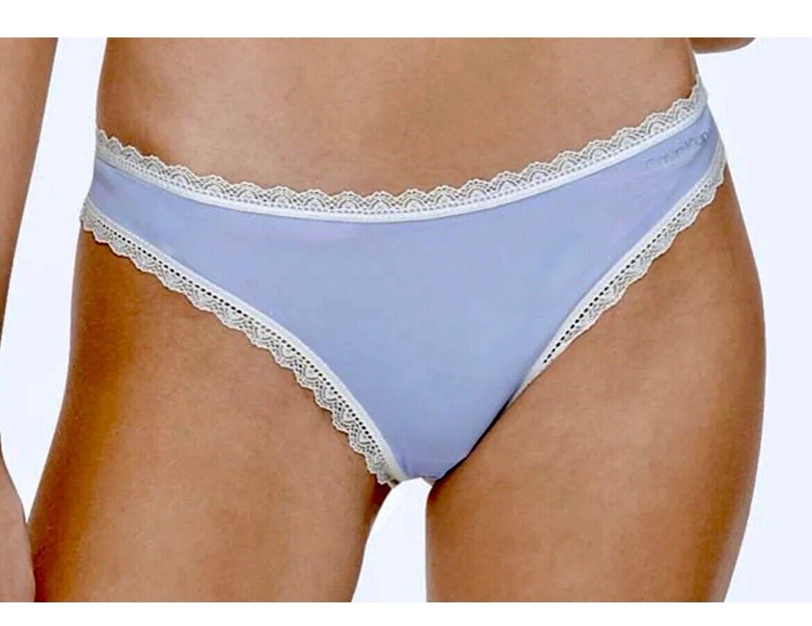 CALVIN KLEIN Radiant Lace Trim Prep Blue Ivory Thong Panty Women’s